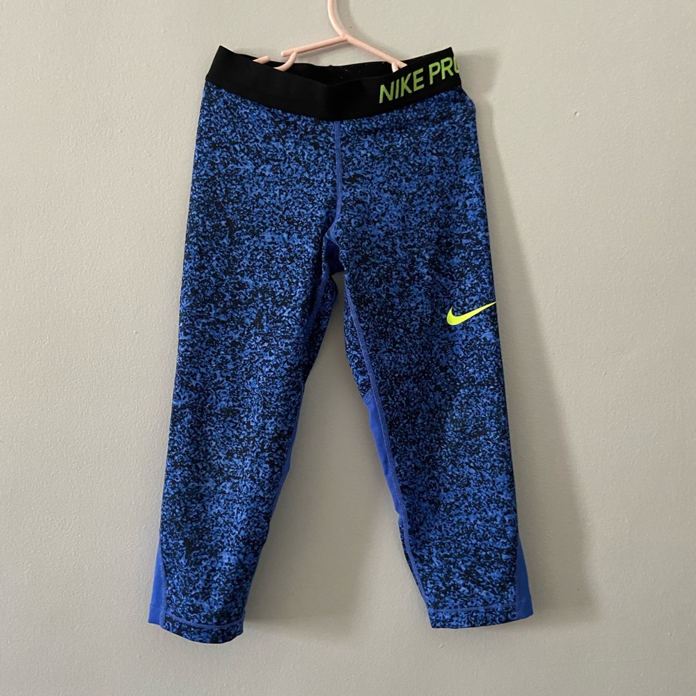 Nike girls leggings gently worn size medium